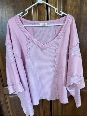 Nellie Mae Boutique Soft Lavender V-Neck Women’s Top, very oversized